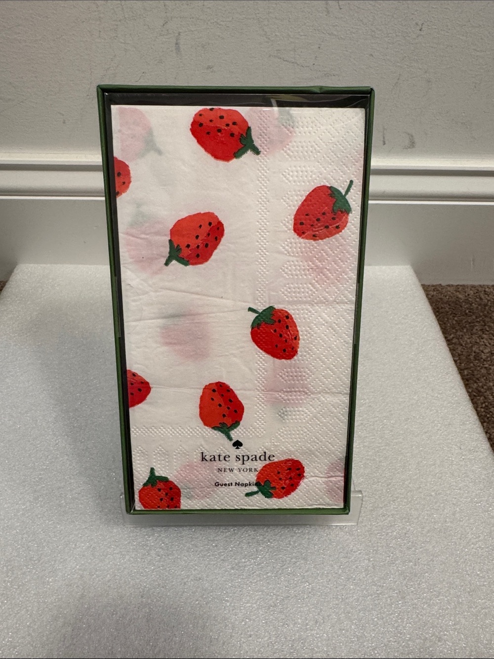 kate spade New York Strawberry Guest Napkins set of 40 NIP